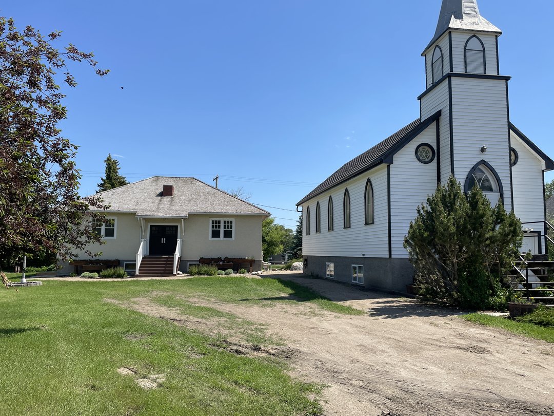 Image of the school where this museum is now located.