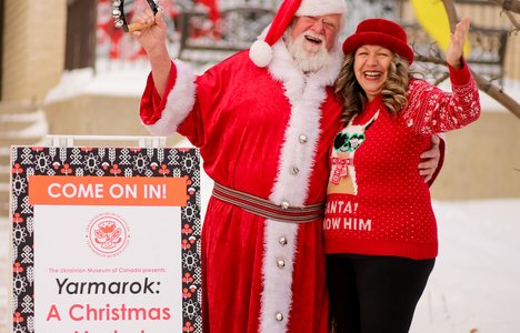 Image of a Santa at a Market