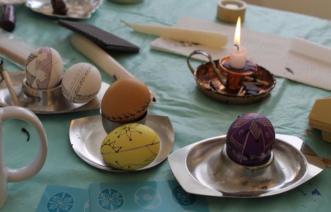 Image of eggs being decorated.