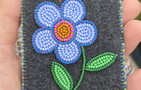 image of Indigenous beaded card holder with blue flower