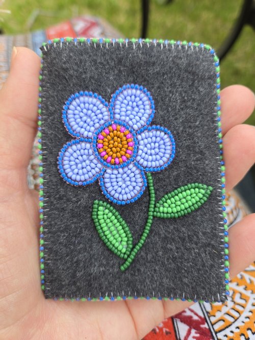image of Indigenous beaded card holder with blue flower